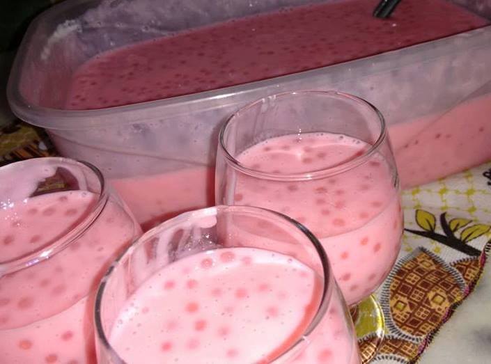 Sagu com Mousse de Morango prepara o cartão