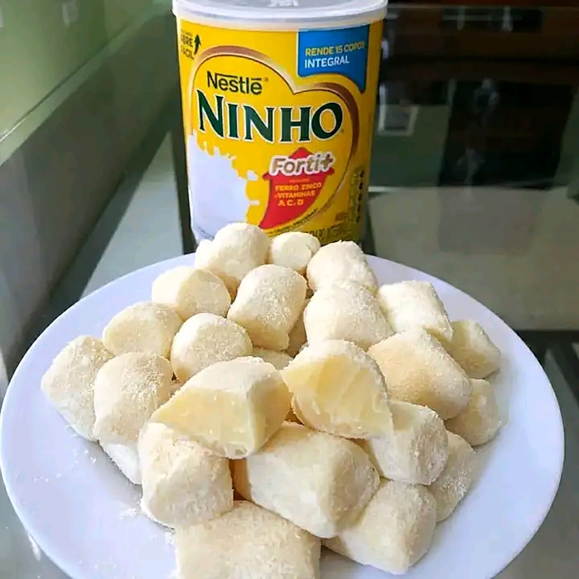 bala de leite ninho prepara cartão