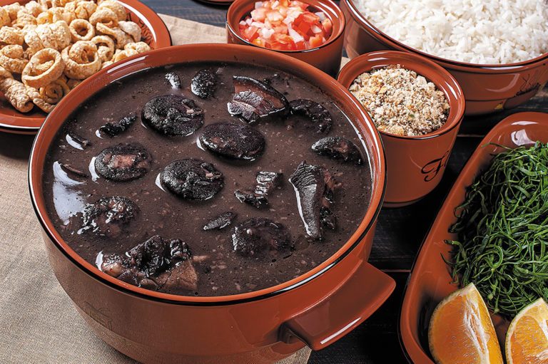 Receitas de Feijoada Simples e Gostosa Receitas Gourmet da Vovó