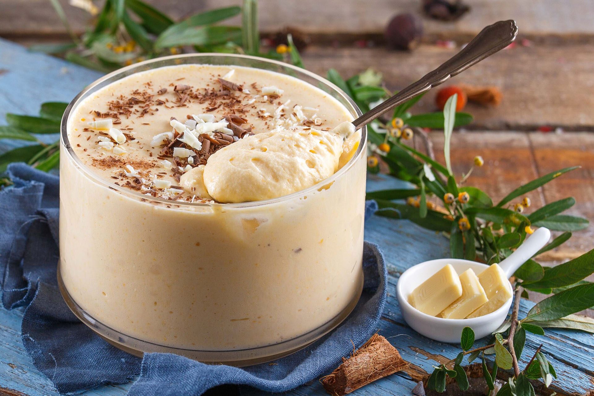 mousse-de-chocolate-branco prepara o cartão