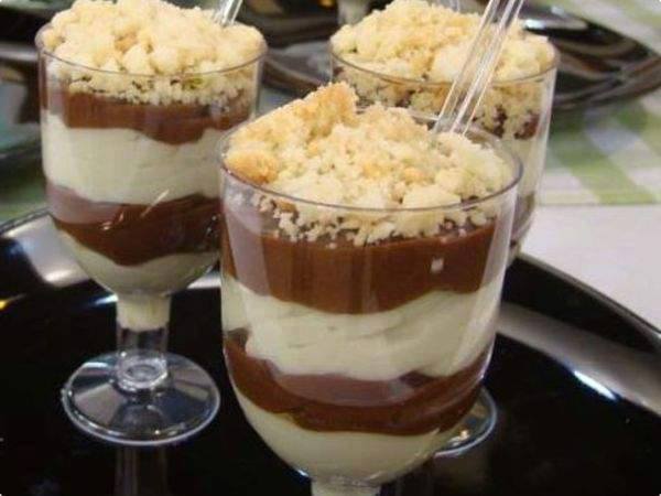 Mousse de Chocolate com Farofa Crocante de Limão