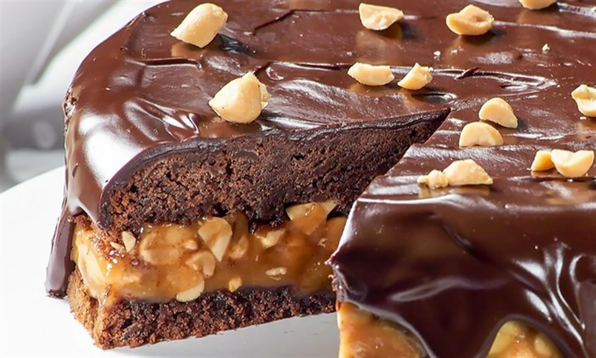 bolo-de-chocolate-com-amendoim prepara o cartão