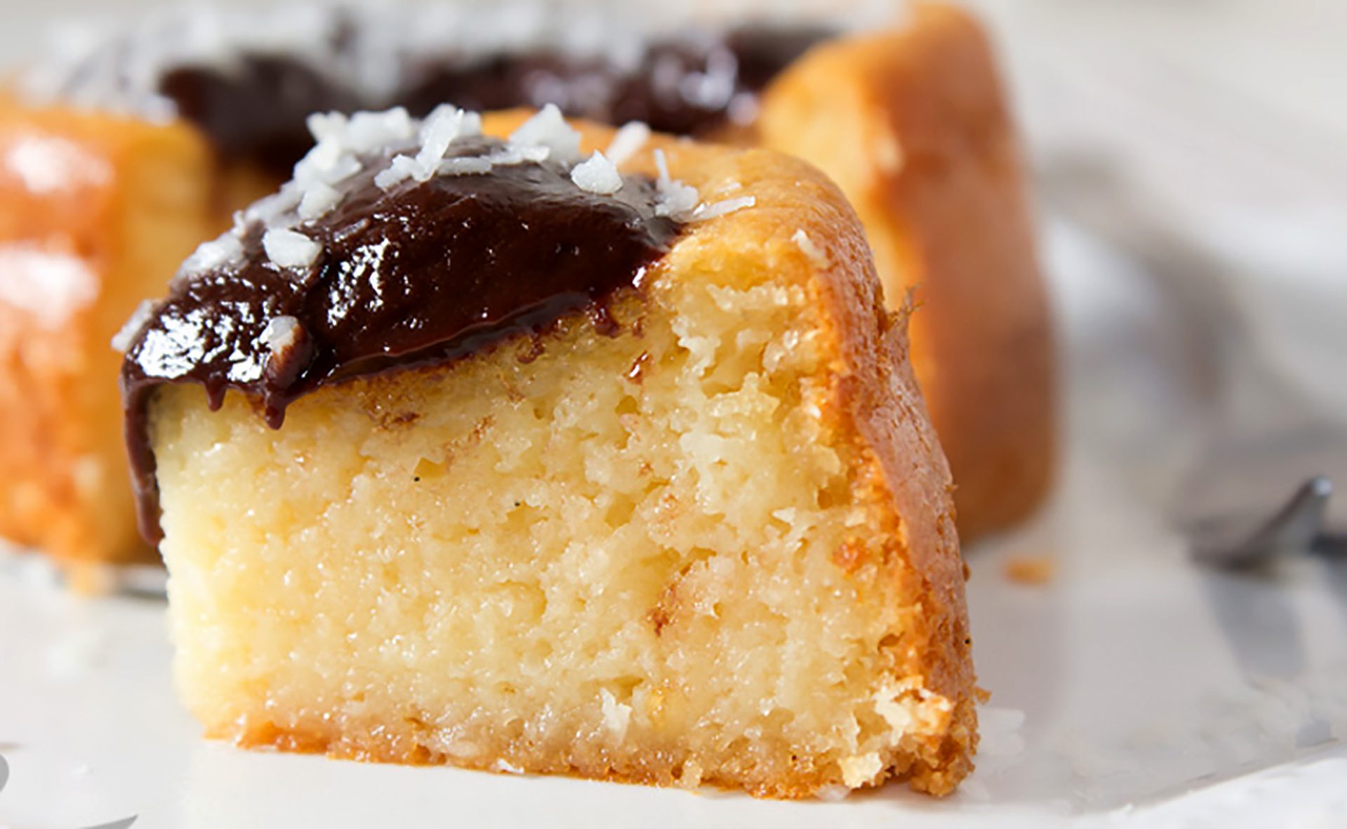 Bolo de Coco e Ganache de Capuccino