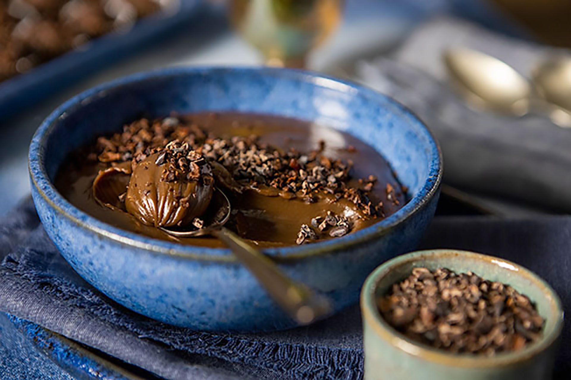 Brigadeiro de chocolate amargo 70% prepara o cartão