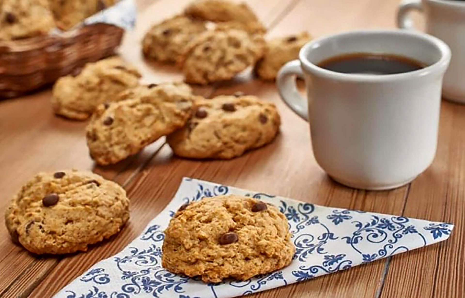 cookie de aveia com chocolate prepara o cartão