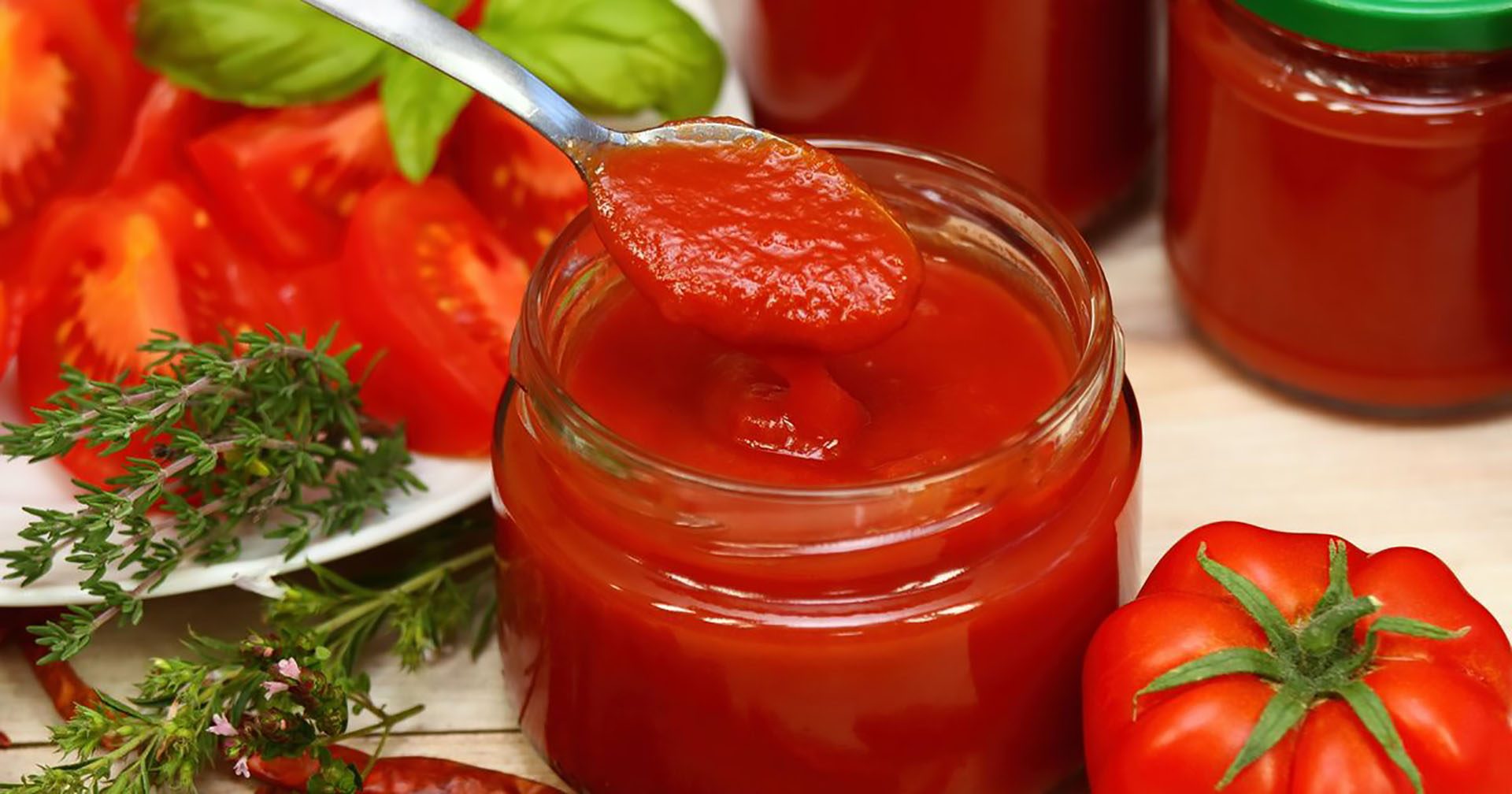 molho de tomate caseiro prepara o cartão