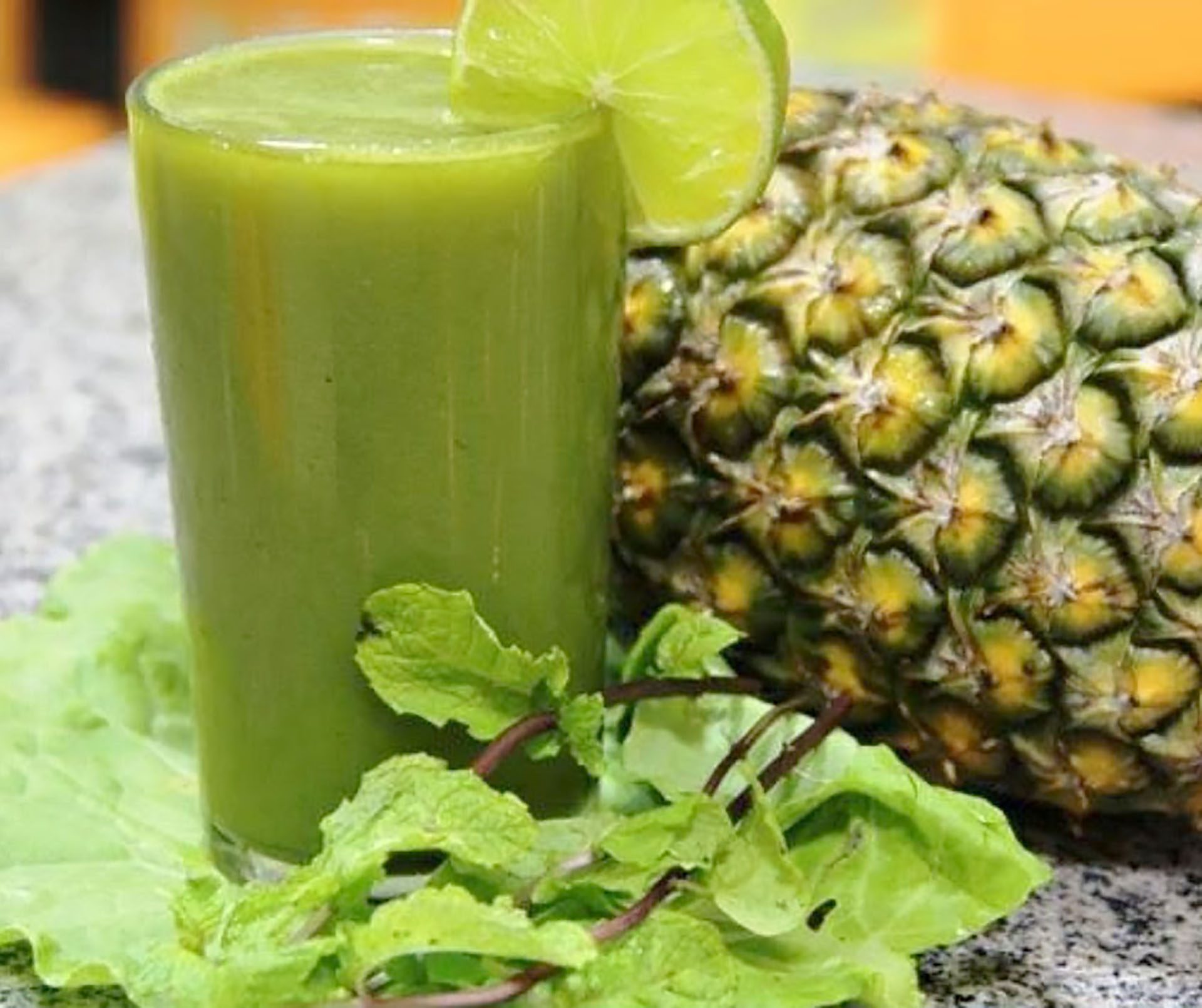 Suco Verde Detox prepara o cartão