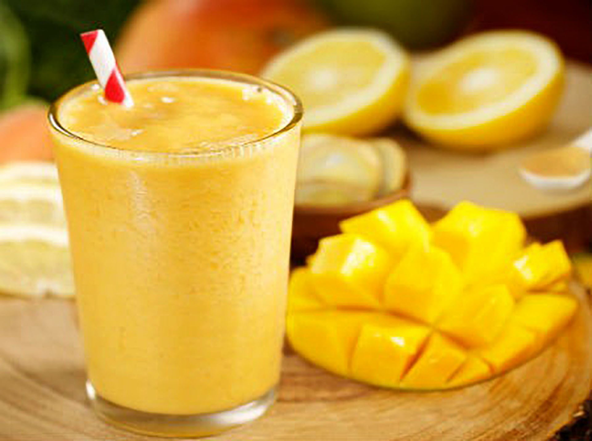 smoothie manga e banana prepara o cartão